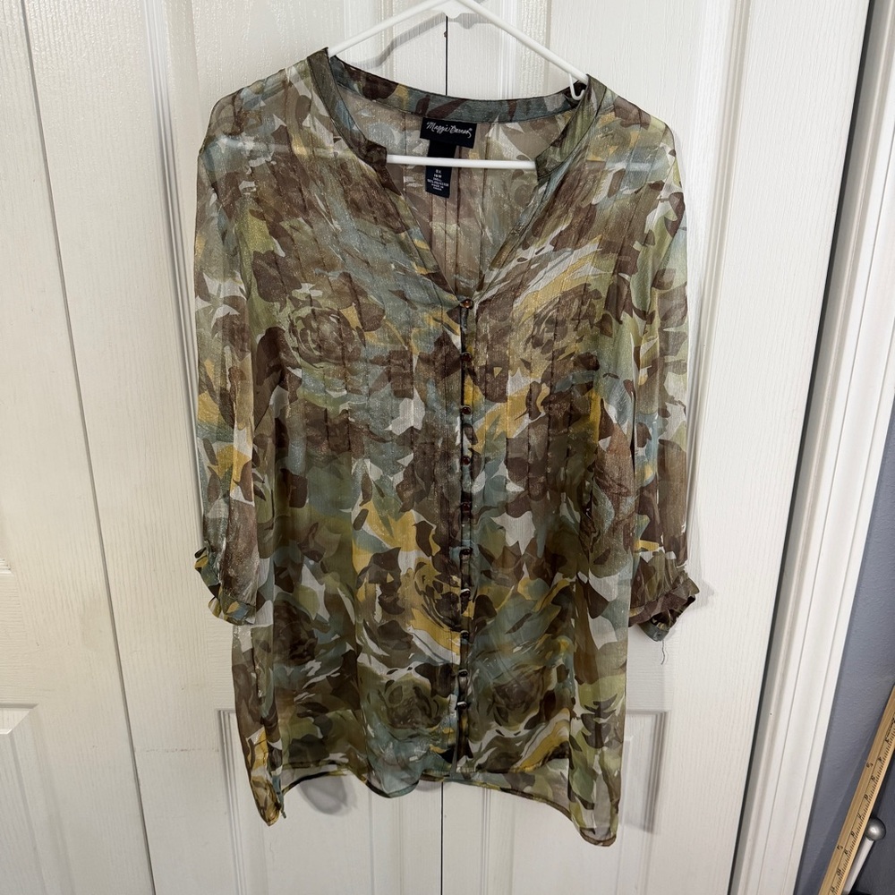 Maggie Barnes semi sheer multicolor button‎ up size 0X